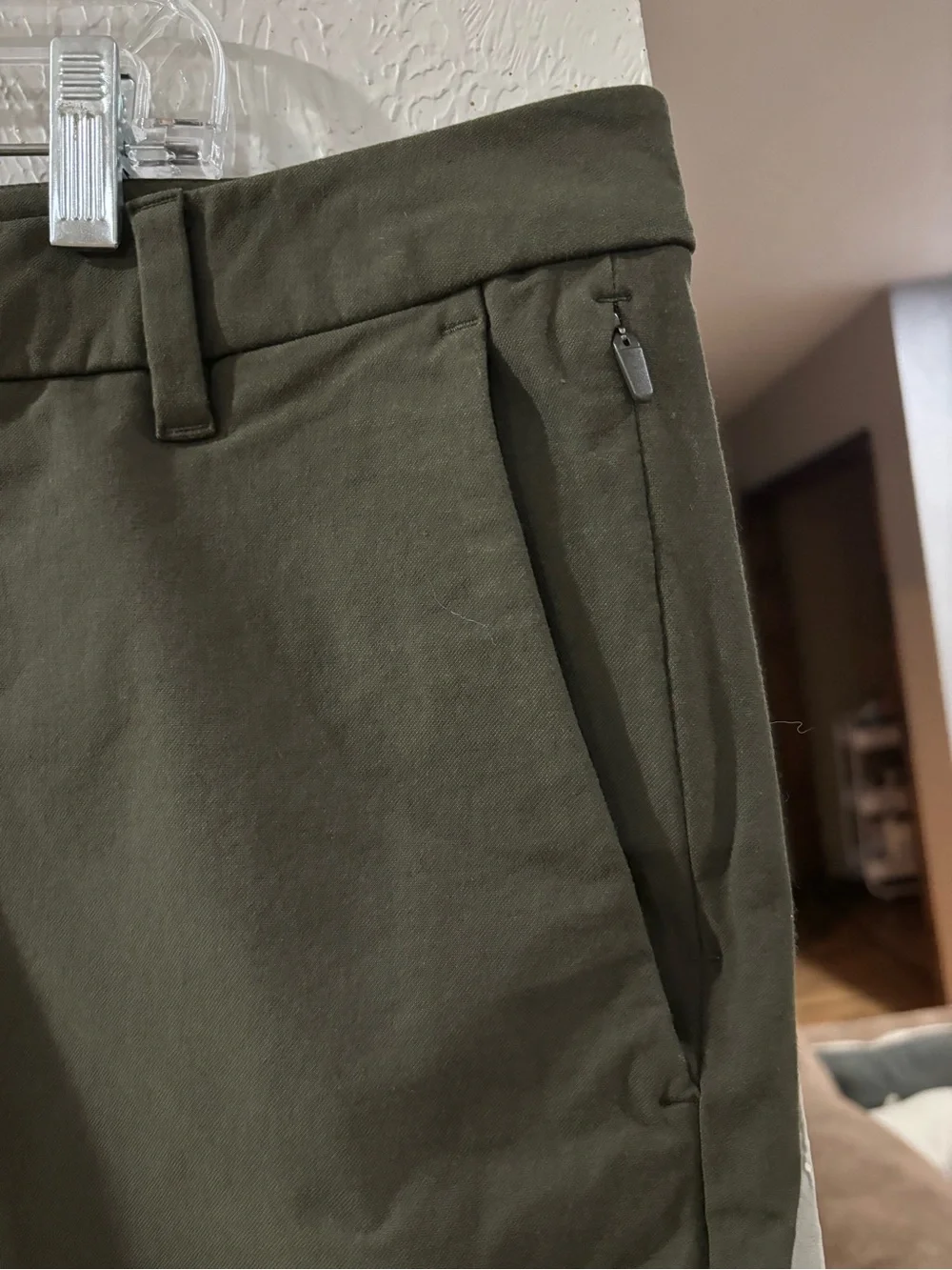 Lululemon NWT Commission Performance Short Classic Fit 9” in Dark Olive size 38